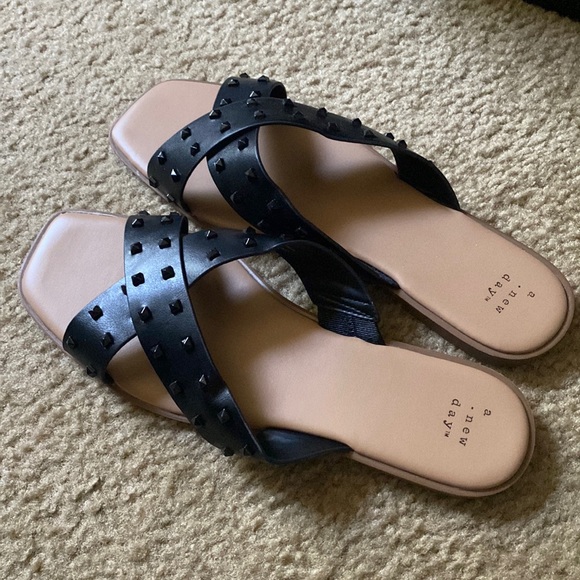 Sandals - Picture 2 of 3